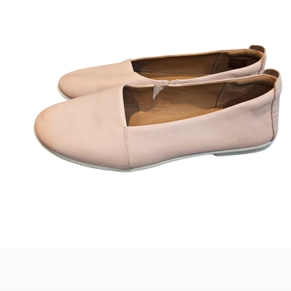 Clarks Women's Blush Slip-On  Leather Flats. Size‎ 9.5. - Picture 2 of 8